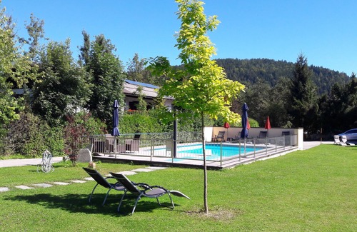 Finkenstein am Faaker See Apartment | Haus am Wald * Apartments with pool * Child-friendly * Bathing beach * Faaker See *