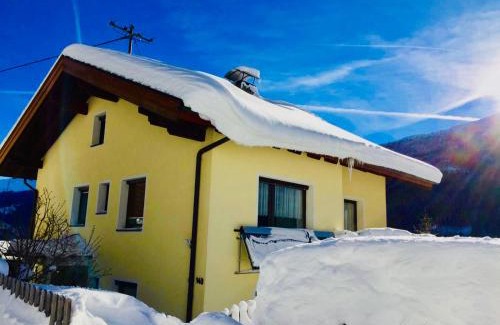 Trins Apartment | Haus Alpenrose