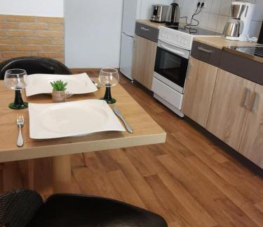 Friedland Apartment | Haus am Eichenwall, Fewo1, Residenz + Ferienwohnungen