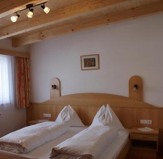 Gurgl Bed & Breakfast | Haus Bergkristall