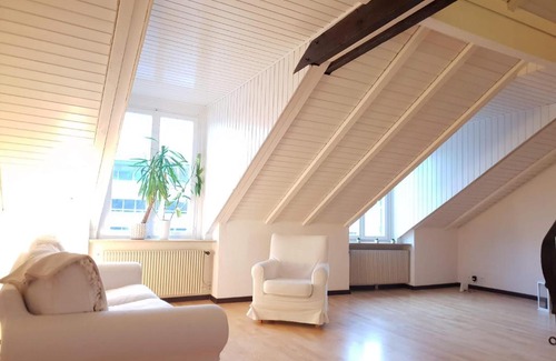 Biel Apartment | Haus de Philosophe et compositeur Rousseau