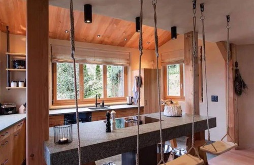 Ruetli House | Haus Eins is pure nature. The first of its kind.