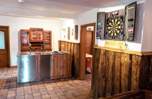 Kronenburg House | Haus Für 22 Personen Mit Außensauna Und Hottub