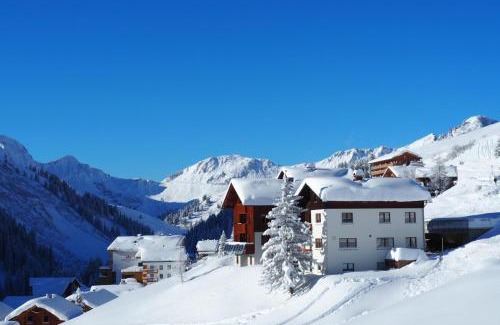 Damuels House | Haus Furka