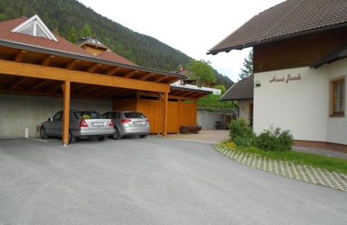 Weissensee Apartment | Haus Jank