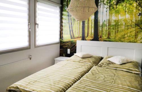 Feriendorf Hennesee House | Haus JULIA direkt am Hennesee mitten im Sauerland