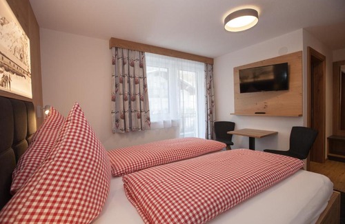 Ischgl Bed & Breakfast | Haus Küchelspitz