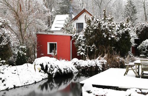 Sud House | HAUS MIT KUNST ZWISCHEN WALD UND SEE