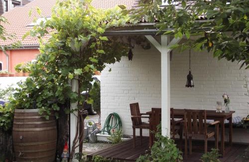 Lank-Latum Apartment | Haus Rothenstein, ruhige FeWo, ca. 10 min. zu Messe und Flughafen
