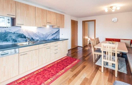 Schroecken Apartment | Haus Rothorn, apartment panorama for 6-7 people with balcony in a sunny location