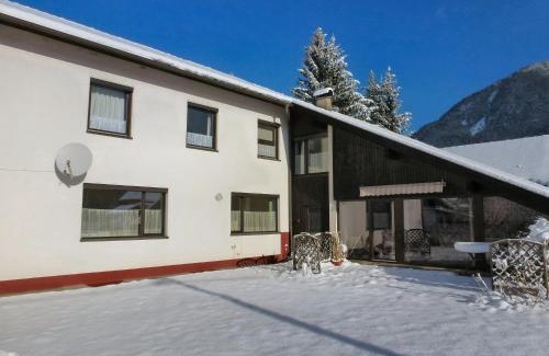 Notsch House | Haus Tapestry