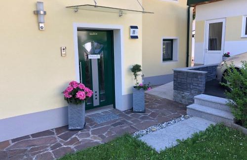 Imst Apartment | Haus Tschirgantblick