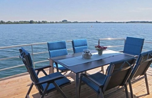 Vynen Boat Rental | Hausboot am Xantener Nordsee