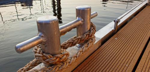 Schleswig Boat Rental | Hausboot Moin Madita in exklusiver Lage