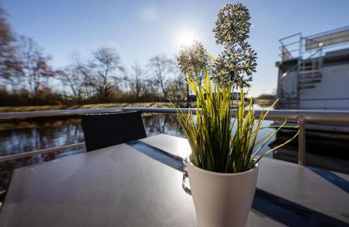 Bad Bederkesa House | Hausboot "Seeprinz"