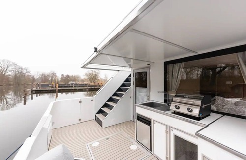 Domitz House | Hausboot Urlaub in Dömitz auf der Tortuga