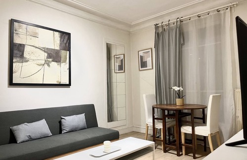 La Villette Apartment | Haussmanien Apartment Paris