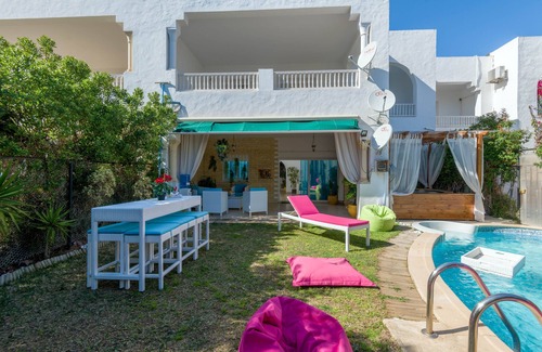 Hammamet House | Have breakfast by the pool every day