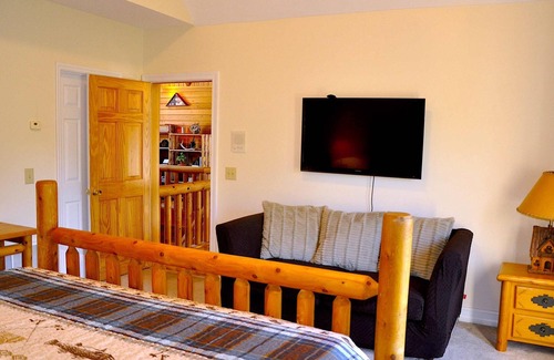 Hiawassee Cabin | Have you been dreaming with the perfect vacation property? This is it!