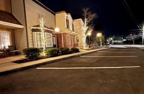 Demorest Apartment | Haven at Hazel~Downtown Bungalow