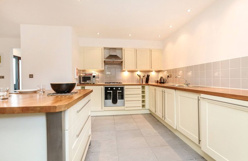 Carnon Downs Cottage | HAVEN, family friendly, with a garden in Carnon Downs