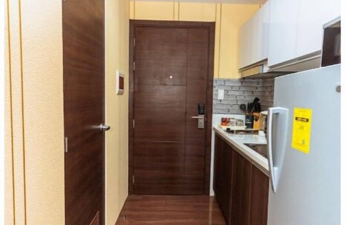 Legazpi Village Apartment | Haven & Humor: Cozy Meets Cool Makati Gym Swim 300