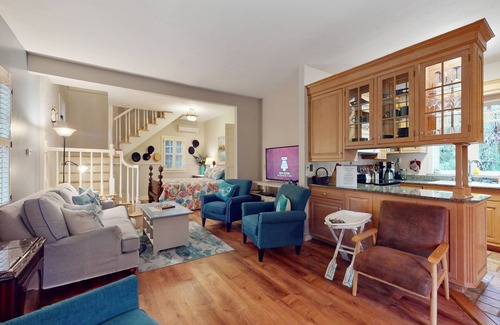 Shelton House | Haven near the water with kayaks, firepit, decks, amazing views - dog-friendly