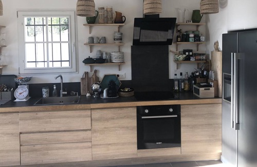Vitrolles-en-Luberon House | Haven of peace in South Luberon