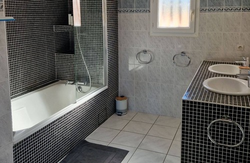 Juvignac House | Haven of peace with swimming pool at the gateway to Montpellier and the garrigue