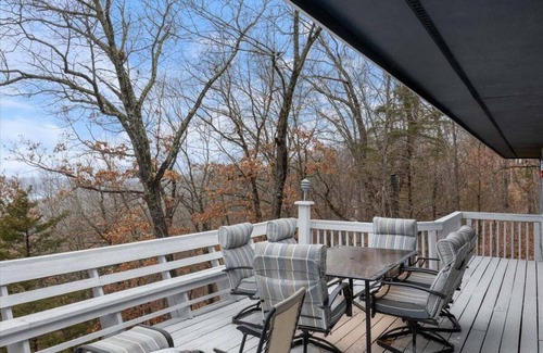 Camdenton Apartment | Haven Suite Apartment w/Beautiful Wooded Views