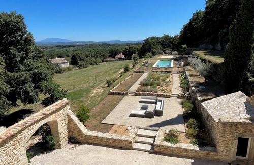 Chamaret House | Havre de paix - Holiday cottage - sleeps 14 - Drôme Provençale