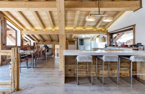 Les Praz-de-Chamonix Ski Chalet | Havre des Praz - 8px Views, Garden, Fireplace, BBQ