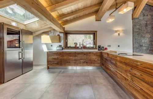 Les Praz-de-Chamonix Ski Chalet | Havre des Praz - 8px Views, Garden, Fireplace, BBQ