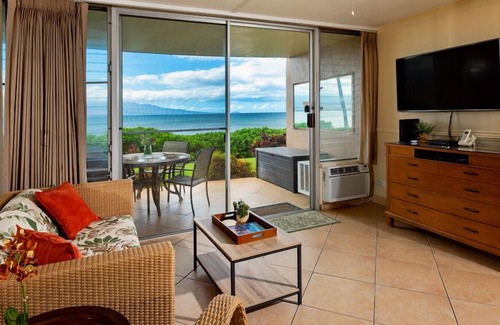 Maalaea Condo | Hawaii Life Rentals Presents Island Sands 110