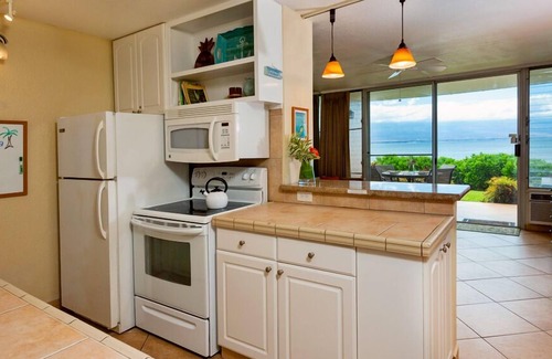 Maalaea Condo | Hawaii Life Rentals Presents Island Sands 110