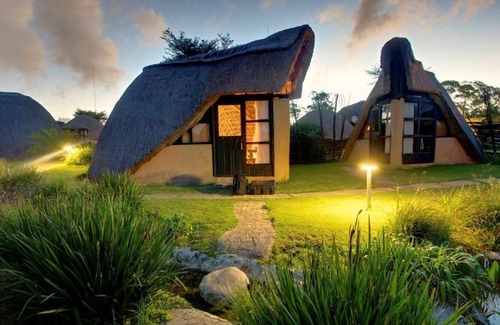 Motshane Cabin | Hawane Resort