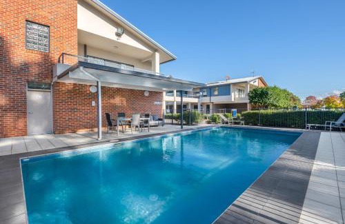 Clarendon Hotel | Hawkesbury Race Club Motel