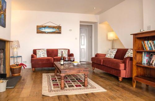 Portwrinkle House | Hawkins Cottage with Hot Tub