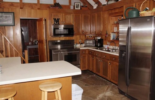 Russell Springs Cabin | Hawks Landing