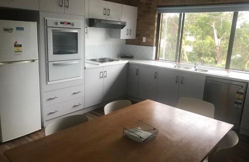 Hawks Nest Hotel | Hawks Nest Motel