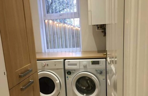 Blacon House | Hawthorn House, Cosy 2 Bed Near Chester City Center & Zoo
