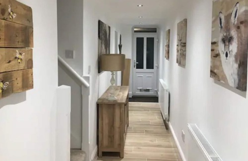 Blacon House | Hawthorn House, Cosy 2 Bed Near Chester City Center & Zoo