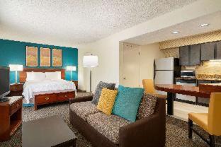 Tinton Falls Hotel | Hawthorn Suites by Wyndham Tinton Falls