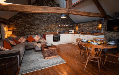 Builth Wells House | Hay Barn, Penrheol Farm, Unique Barn Conversion