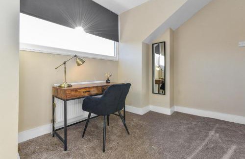 Nottingham House | Haydn House Luxurious Retreat - 4 bedroom, 10 guest max, Perfect home away from home
