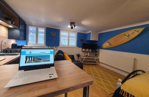 South Hayling Apartment | Hayling Hideaway, private cosy annex near to beach