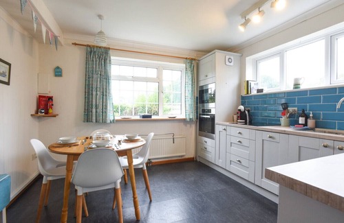 Hayling Island House | Hayling Island | Farm Cottage | Sleeps 6