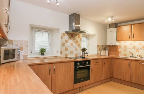 Pittenweem Apartment | HAYLOFT, character holiday cottage, with a garden in Pittenweem
