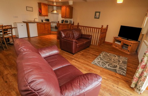 Kirkby Stephen Cottage | HAYLOFT COTTAGE, pet friendly, with a garden in Newbiggin-On-Lune