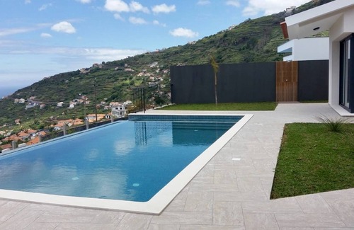 Arco da Calheta House | Haystacks Villa - A Magnificent Ocean View